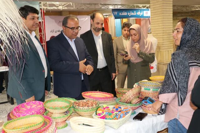 فرماندار بوشهر: طرح‌های کارآفرینی بانوان حمایت شود