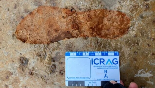 نجات ردِ پاهای ۲۰۰۰ساله