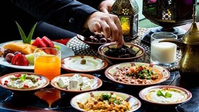 چگونه در ماه رمضان دچار کم‌آبی و اضافه‌وزن نشویم؟