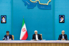 حسین سیمایی صراف، وزیر علوم، محمدرضا عارف، معاون اول رئیس جمهور و حسین افشین، معاونت علمی و فناوری در جلسه شورای عالی عتف