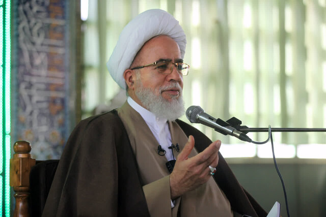 امام جمعه کرمانشاه: هنر بزرگ امام(ره) جاری‌سازی اسلام در متن جامعه بود