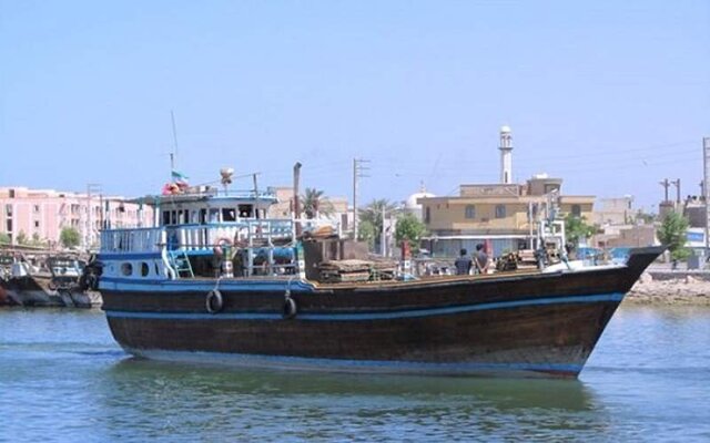 برگزاری مانور مقابله با آلودگی دریایی در بندر چابهار