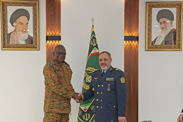 دیدار وزیر دولت، جنگ و دفاع از میهن بورکینافاسو با وزیر دفاع در تهران دیدار وزیر دولت، جنگ و دفاع از میهن بورکینافاسو با وزیر دفاع در تهران