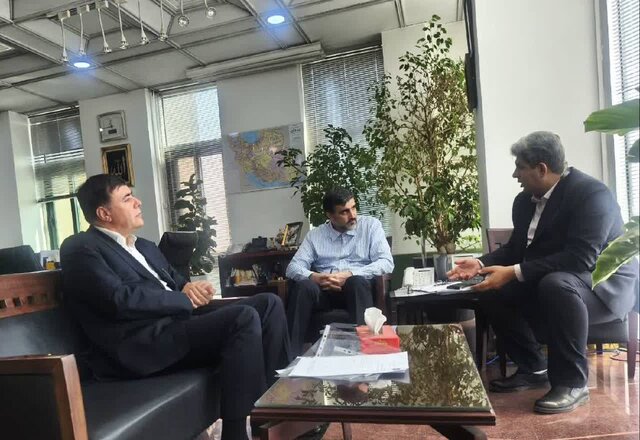 پیگیری تامین اعتبار رفع نقاط حادثه‌خیز و نوسازی ناوگان حمل و نقل استان کرمان