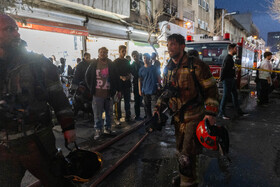 آتش‌سوزی انبار لوازم الکترونیکی در لاله‌زار