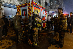 آتش‌سوزی انبار لوازم الکترونیکی در لاله‌زار