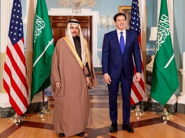 رایزنی وزرای خارجه آمریکا و عربستان درباره تحولات منطقه‌