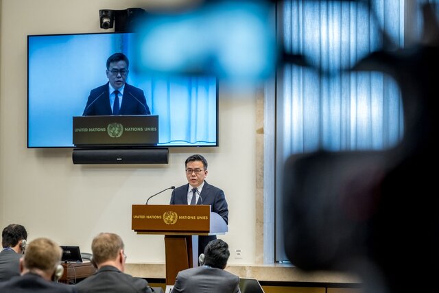 جیان شن، سفیر چین آمریکا خواستار خلع سلاح هستهای چین شد