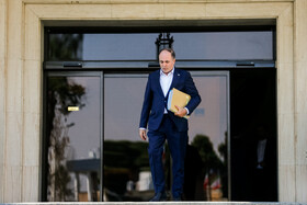 غلامرضا نوری قزلجه، وزیر کشاورزی در حاشیه جلسه هیات دولت - ۶ اسفند