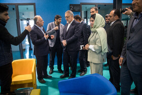 علیرضا زاکانی، شهردار تهران در افتتاح پارک علم و فناوری شهری ایران در بوستان ولایت