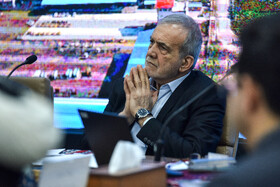 نشست مسعود پزشکیان، رئیس‌جمهور با سرمایه‌گذاران و فعالان اقتصادی استان مازندران