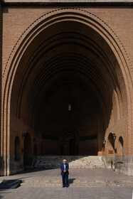 پروفسور عبدالمجید ارفعی، گره‌ای از نقش قالی ایرانی