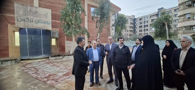 استاندار قم: استخر بانوان بوستان نرگس آماده بهرهبرداری است