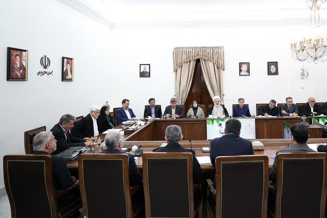 عارف: مردم سال سختی داشتند