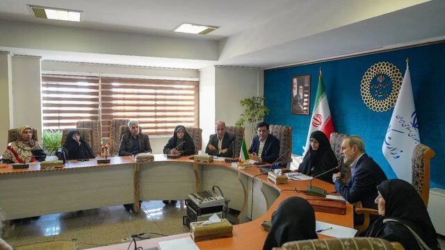 کاهش سهم خانواده در جامعه و افزایش آسیب‌های اجتماعی زنان و خانواده