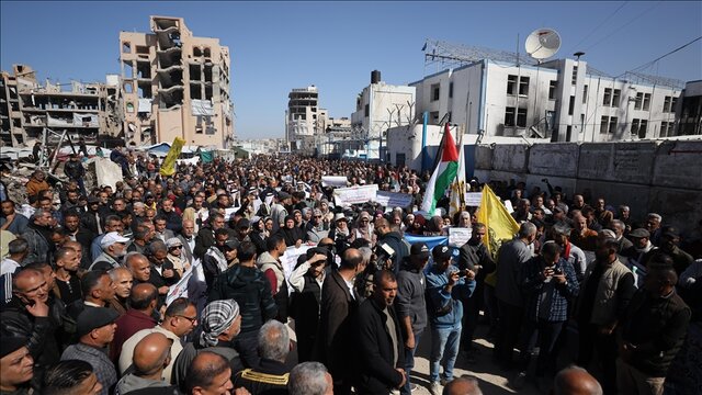 تظاهرات اعتراضی در غزه برای مطالبه بهبود اوضاع انسانی