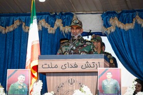 امیر  سرتیپ علی جهانشاهی، فرمانده نیروی زمینی ارتش جمهوری اسلامی ایران در مراسم تشییع شهدای هوانیروز - اصفهان