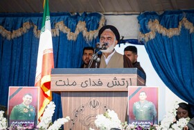 آيت‌الله ابولحسن مهدوی، عضو خبرگان رهبری و امام جمعه موقت اصفهان در مراسم تشیdع شهدای هوانیروز - اصفهان