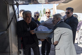 تشییع پیکر علی باباچاهی در بهشت سکینه کرج