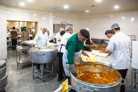 ضیافت افطار در حرم حضرت فاطمه معصومه(س)