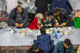 ضیافت افطار در حرم حضرت فاطمه معصومه(س)