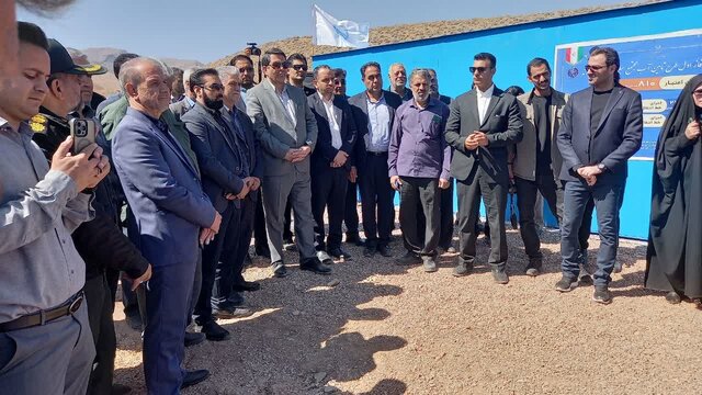 کلنگ‌زنی خط انتقال و افتتاح طرح آبرسانی به چندین روستای زرند