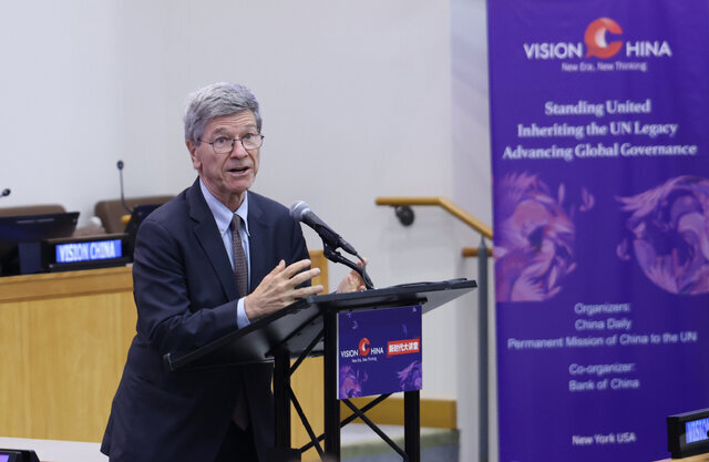 جفری ساکس: ترامپ عروسک خیمه‌شب‌بازی اسرائیل است/ آمریکا در حال نزدیک شدن به یک فاجعه است