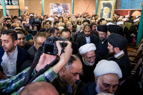 مهدی کروبی در مراسم تشییع و خاکسپاری آیت‌الله امام‌جمارانی