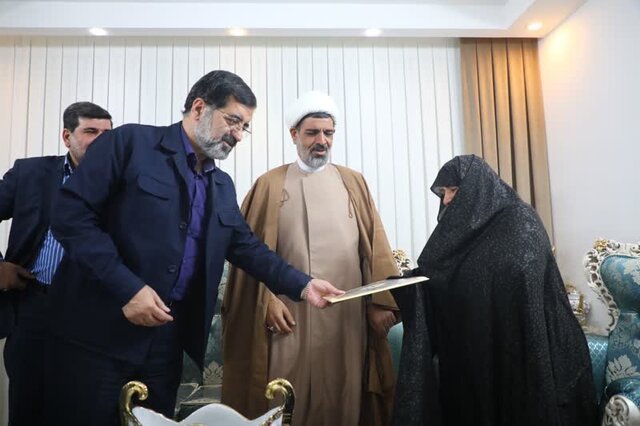 استاندار قم: جانبازان و ایثارگران سرمایه‌های معنوی نظام اسلامی هستند