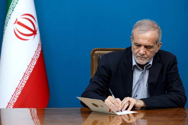 پزشکیان: «امام‌جمارانی» نقشی مهم در تثبیت پیروی از رهبری امام خمینی ایفا کرد