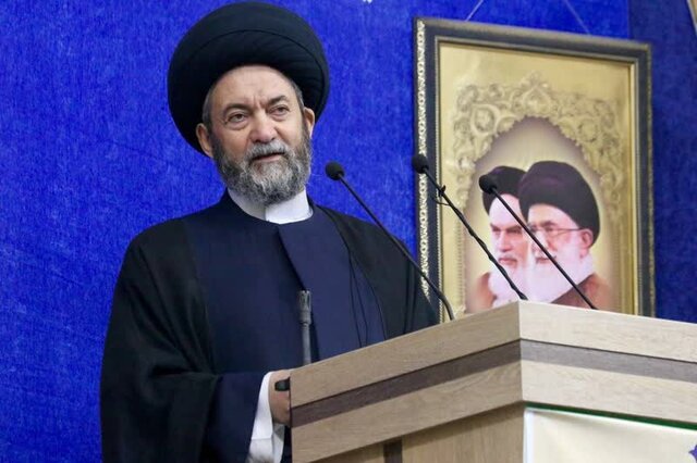امام جمعه اردبیل: توهین به مقدسات، حضور مردم در مساجد و راه‍پیمایی‌ها را بیشتر کرد