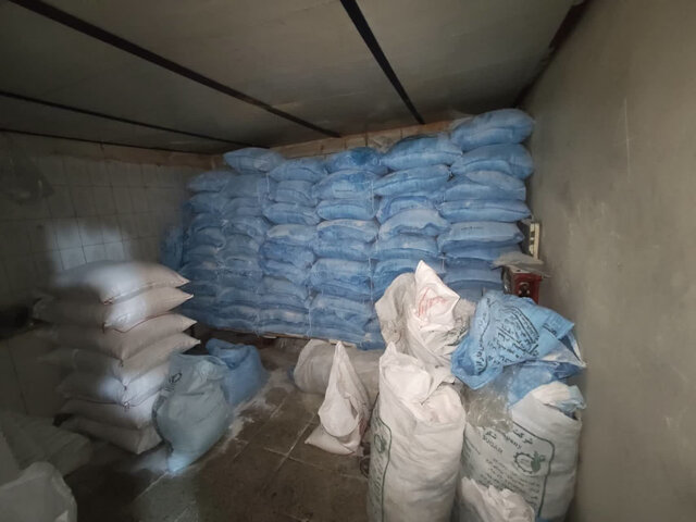 شناسایی انبارهای متخلف در قم و توقیف کالاهای قاچاق در گشت مشترک بازرسی