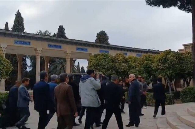 پیکر مترجم منشور کوروش در حافظیه به خاک سپرده شد
