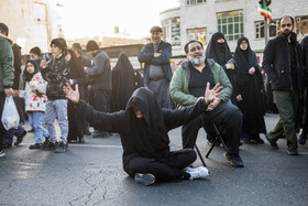 تجمع سوگواران رهبر شهید انقلاب در میدان انقلاب تهران