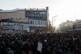 تجمع سوگواران رهبر شهید انقلاب در میدان انقلاب تهران