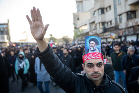 تجمع سوگواران رهبر شهید انقلاب در میدان انقلاب تهران