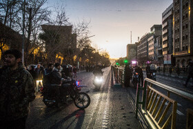 تجمع سوگواران رهبر شهید انقلاب در میدان انقلاب تهران