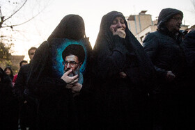 تجمع سوگواران رهبر شهید انقلاب در میدان انقلاب تهران