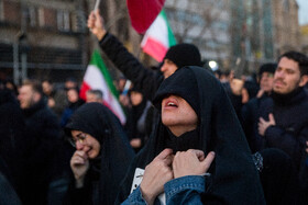 تجمع سوگواران رهبر شهید انقلاب در میدان انقلاب تهران