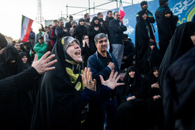 تجمع سوگواران رهبر شهید انقلاب در میدان انقلاب تهران
