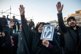 تجمع سوگواران رهبر شهید انقلاب در میدان انقلاب تهران