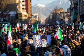 تجمع سوگواران رهبر شهید انقلاب در میدان انقلاب تهران