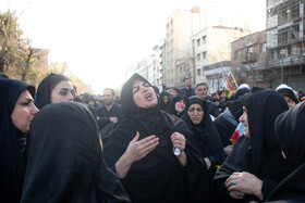 تجمع سوگواران رهبر شهید انقلاب در میدان انقلاب تهران