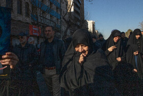 تجمع سوگواران رهبر شهید انقلاب در میدان انقلاب تهران