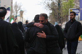 تجمع سوگواران رهبر شهید انقلاب در میدان شهدا مشهد