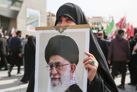تجمع سوگواران رهبر شهید انقلاب در میدان شهدا مشهد
