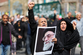تجمع سوگواران رهبر شهید انقلاب در میدان شهدا مشهد
