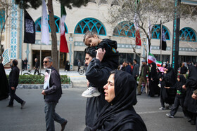 تجمع سوگواران رهبر شهید انقلاب در میدان شهدا مشهد