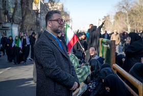 تجمع سوگواران رهبر شهید انقلاب در میدان انقلاب تهران