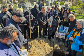 مراسم خاکسپاری «اصغر خمسه»، عکاس خبری